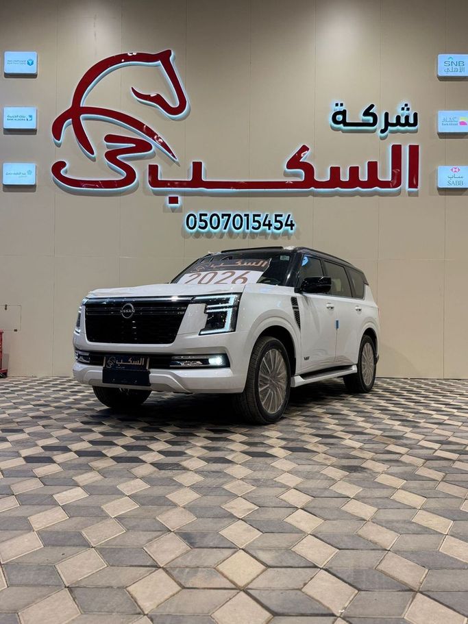 جديدة Nissan Patrol سابعاً (Y63), 3.5 l, 2026 في في المملكة العربية السعودية, الرياض من Al Sakab Cars شركة السكب الراقي للسيارات، اللون أبيض. مواصفات الخليج | AUTO.AE | إعلان #251975