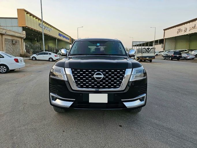 مستعملة Nissan Patrol عملية فيس ليفت VI (Y62) 2, 4.0 l, 2023 في في المملكة العربية السعودية, الرياض من Nasser Bin Ateq Cars معرض ناصر بن عاتق للسيارات، اللون أسود.  | AUTO.AE | إعلان #252126