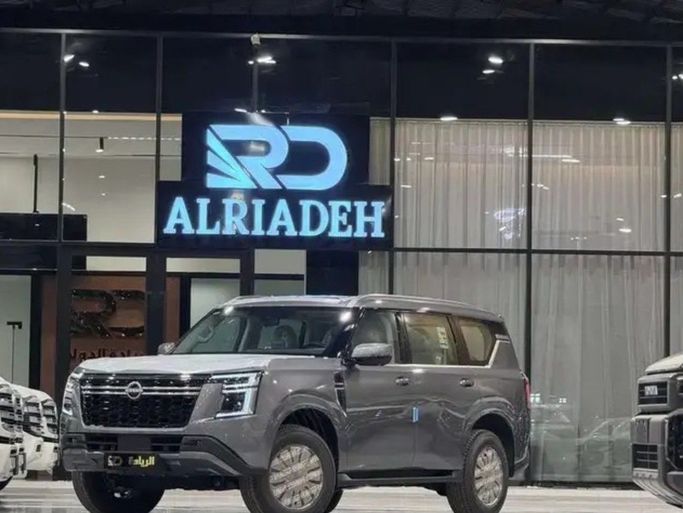 جديدة Nissan Patrol سابعاً (Y63), 3.8 l, 2026 في في المملكة العربية السعودية, الرياض من Al Riyada Al Duwalya شركة الريادة الدولي للسيارات، اللون رمادي. مواصفات الخليج | AUTO.AE | إعلان #261980
