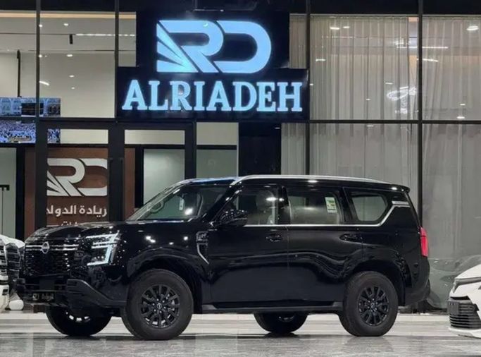 جديدة Nissan Patrol سابعاً (Y63), 3.8 l, 2026 في في المملكة العربية السعودية, الرياض من Al Riyada Al Duwalya شركة الريادة الدولي للسيارات، اللون أسود. مواصفات الخليج | AUTO.AE | إعلان #262436