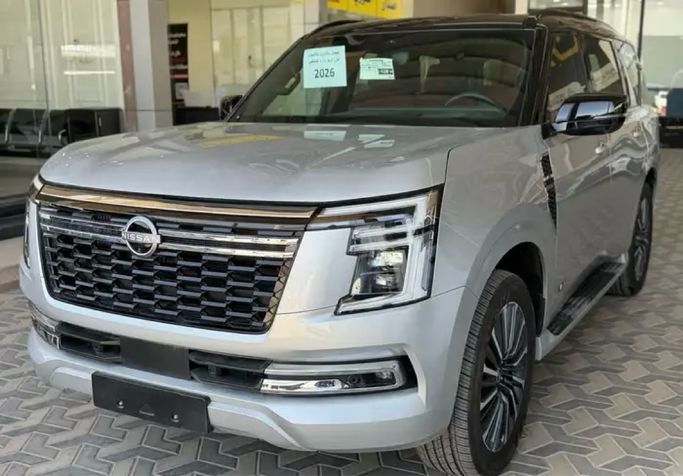 Новый ⁦Nissan Patrol VII (Y63), 3.5 л, 2026⁩ в Саудовская Аравия, Эр-Рияд от Bilad Shahran معرض بلاد شهران Серебристый цвет.  | AUTO.AE | Объявление #288950