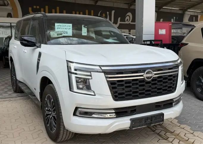 جديدة ⁦Nissan Patrol سابعاً (Y63)، 3.5 l، 2026⁩ في في المملكة العربية السعودية, الرياض من Bilad Shahran معرض بلاد شهران، اللون أبيض.  | AUTO.AE | إعلان #289840