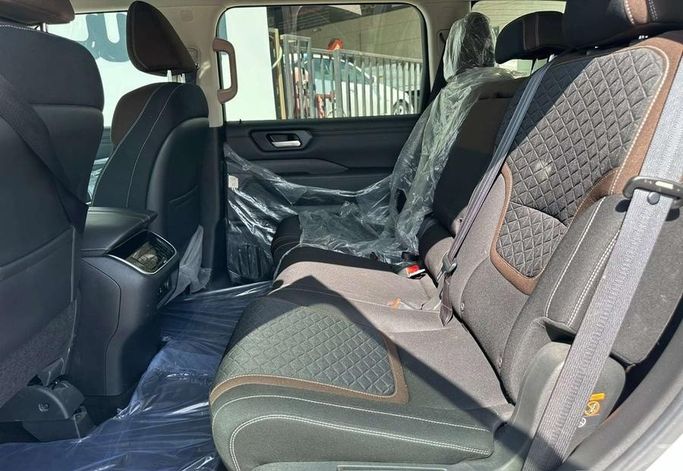 Подержанный Nissan Patrol VII (Y63), 3.8 л, 2025 в Саудовская Аравия, Эр-Рияд от Al Shukh شركة معرض الشيوخ للسيارات Белый цвет.  | AUTO.AE | Объявление #296206 — фото 14 из 15
