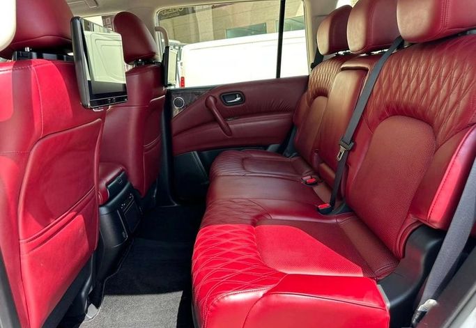 Подержанный Nissan Patrol VI (Y62) Рестайлинг 2, 5.6 л, 2023 в Саудовская Аравия, Эр-Рияд от Al Shukh شركة معرض الشيوخ للسيارات Серебристый цвет.  | AUTO.AE | Объявление #296232 — фото 11 из 13