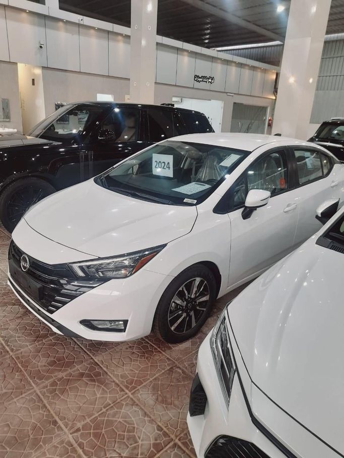 جديدة Nissan Sunny عملية فيس ليفت N18, 1.6 l, 2024 في في المملكة العربية السعودية, الرياض من Al Astool Al Khaleeji شركة الأسطول الخليجي للسيارات، اللون أبيض.  | AUTO.AE | إعلان #249336
