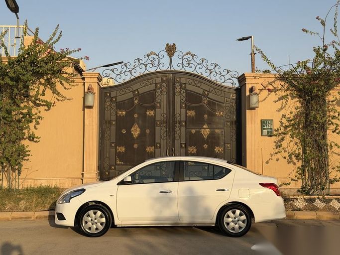 Used Nissan Sunny N17 Facelift, 1.5 l, 2023 in Saudi Arabia, Riyadh by Sharyan Al Asimah معرض شريان العاصمة للسيارات, White color.  | AUTO.AE | Listing #263461