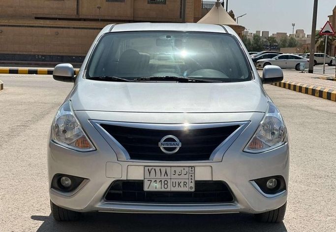 مستعملة Nissan Sunny فيس ليفت N17، 1.5 لتر، 2024 في المملكة العربية السعودية، الرياض من Al Shukh شركة معرض الشيوخ للسيارات، اللون فضي.  | AUTO.AE | إعلان #296202