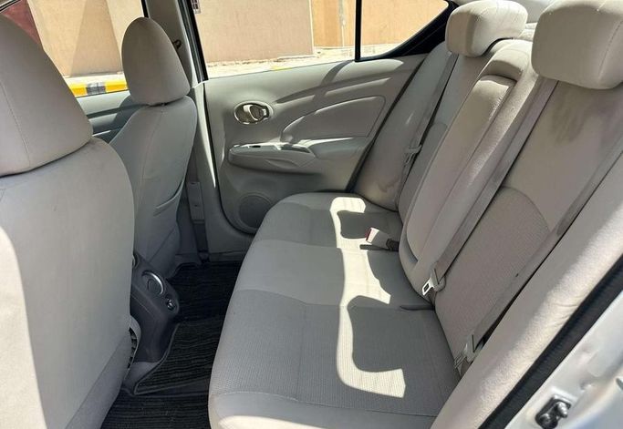 مستعملة Nissan Sunny فيس ليفت N17، 1.5 لتر، 2024 في المملكة العربية السعودية، الرياض من Al Shukh شركة معرض الشيوخ للسيارات، اللون فضي.  | AUTO.AE | إعلان #296202 — صورة 9 من 14