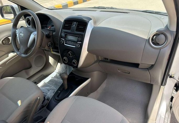 مستعملة Nissan Sunny فيس ليفت N17، 1.5 لتر، 2024 في المملكة العربية السعودية، الرياض من Al Shukh شركة معرض الشيوخ للسيارات، اللون فضي.  | AUTO.AE | إعلان #296202 — صورة 11 من 14