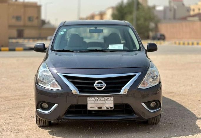 Подержанный Nissan Sunny N17 Рестайлинг, 1.5 л, 2023 в Саудовская Аравия, Эр-Рияд от Al Shukh شركة معرض الشيوخ للسيارات Серый цвет.  | AUTO.AE | Объявление #296203
