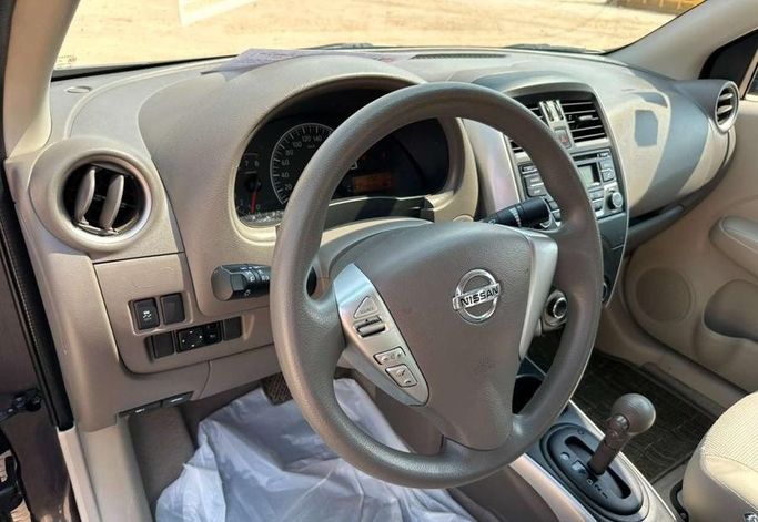 Подержанный Nissan Sunny N17 Рестайлинг, 1.5 л, 2023 в Саудовская Аравия, Эр-Рияд от Al Shukh شركة معرض الشيوخ للسيارات Серый цвет.  | AUTO.AE | Объявление #296203 — фото 10 из 11