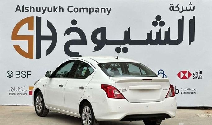مستعملة Nissan Sunny فيس ليفت N17، 1.5 لتر، 2023 في المملكة العربية السعودية، الرياض من Al Shukh شركة معرض الشيوخ للسيارات، اللون أبيض.  | AUTO.AE | إعلان #296233 — صورة 4 من 14