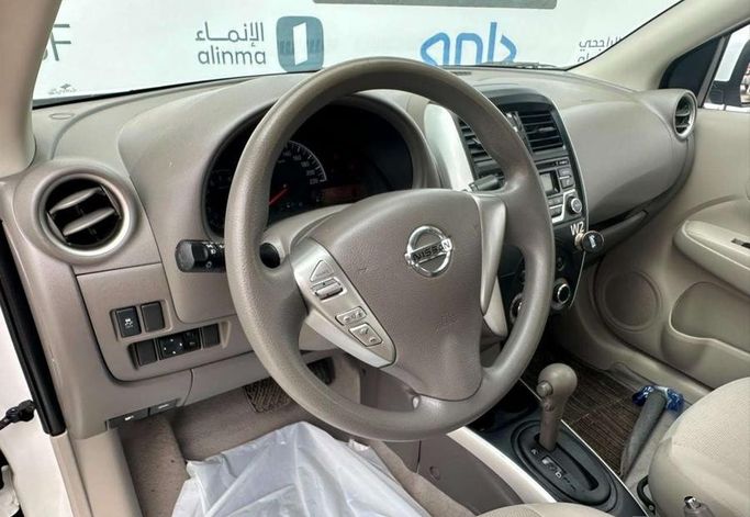 مستعملة Nissan Sunny فيس ليفت N17، 1.5 لتر، 2023 في المملكة العربية السعودية، الرياض من Al Shukh شركة معرض الشيوخ للسيارات، اللون أبيض.  | AUTO.AE | إعلان #296233 — صورة 8 من 14