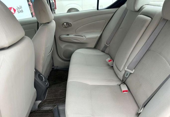 مستعملة Nissan Sunny فيس ليفت N17، 1.5 لتر، 2023 في المملكة العربية السعودية، الرياض من Al Shukh شركة معرض الشيوخ للسيارات، اللون أبيض.  | AUTO.AE | إعلان #296233 — صورة 10 من 14