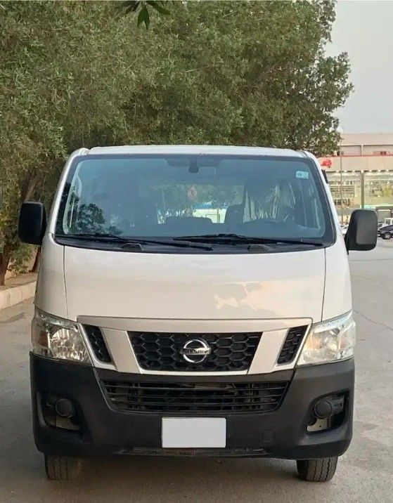 مستعملة Nissan Urvan V (E26) / NV350 Urvan, 2.5 l, 2013 في في المملكة العربية السعودية, الرياض من Bayraq Al Ibda’a Cars معرض بيرق الابداع، اللون أبيض.  | AUTO.AE | إعلان #261482
