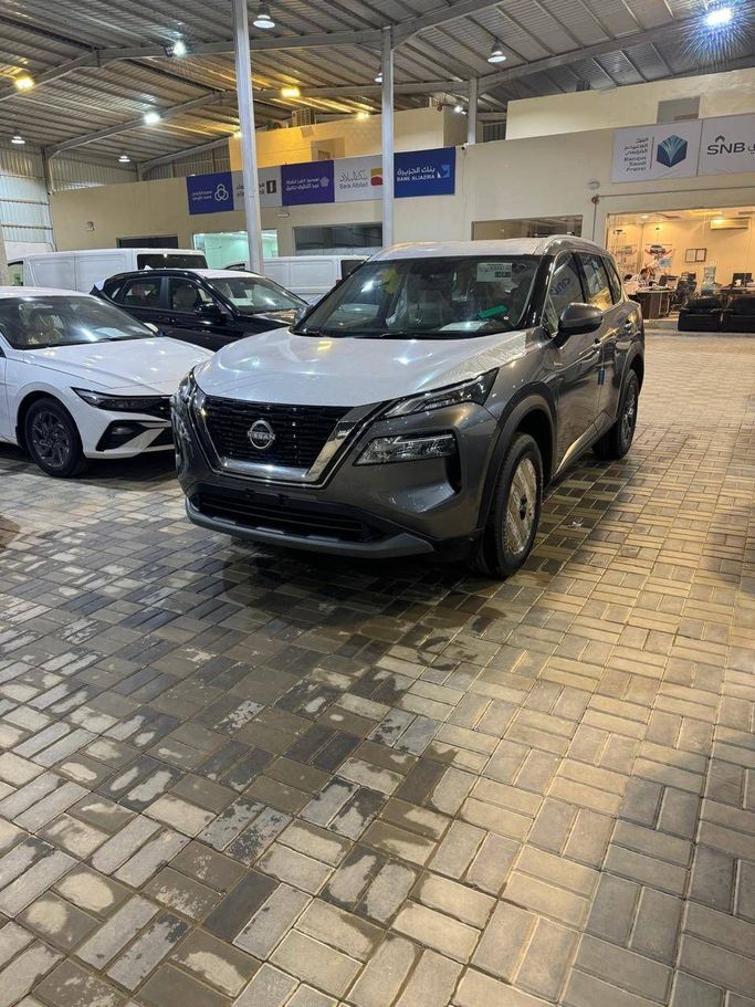 جديدة Nissan X-Trail رابعاً, 2.5 l, 2025 في في المملكة العربية السعودية, الرياض من Bahjat Aseer Auto Exhibition معرض بهجة عسير للسيارات، اللون رمادي.  | AUTO.AE | إعلان #252542