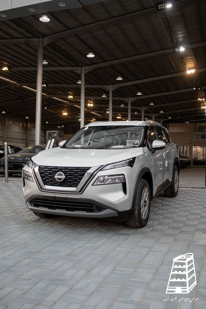 جديدة Nissan X-Trail رابعاً, 2.5 l, 2026 في في المملكة العربية السعودية, الرياض من Bahjat Aseer Auto Exhibition معرض بهجة عسير للسيارات، اللون رمادي.  | AUTO.AE | إعلان #252544