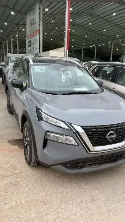 Подержанный Nissan X-Trail IV, 2.5 л, 2026 в Саудовская Аравия, Эр-Рияд от Fahad Salman & Ali Al Omair شركة فهد سلمان وعلي العمير للسيارات Серый цвет. GCC | AUTO.AE | Объявление #257223
