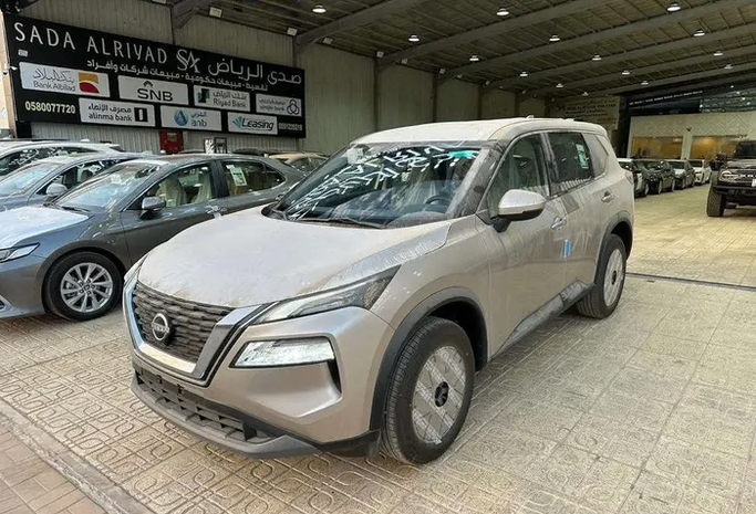 جديدة ⁦Nissan X-Trail رابعاً، 2.5 l، 2026⁩ في في المملكة العربية السعودية, الرياض من Sada Al Riyadh صدى الرياض، اللون بيج. مواصفات الخليج | AUTO.AE | إعلان #289141