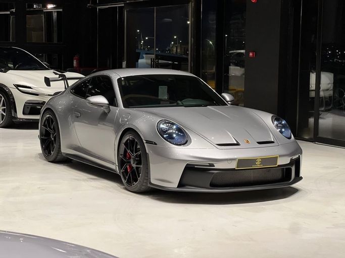 Подержанный Porsche 911 GT3 992, 4.0 л, 2024 в Саудовская Аравия, Эр-Рияд от Eleven car Серебристый цвет. GCC | AUTO.AE