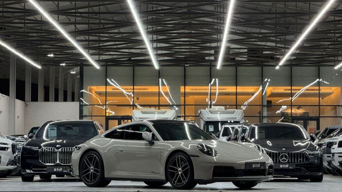 Подержанный Porsche 911 Carrera VIII (992.2) Рестайлинг, 3.0 л, 2025 в Саудовская Аравия, Эр-Рияд от Al Jood الجود Белый цвет.  | AUTO.AE | Объявление #248242