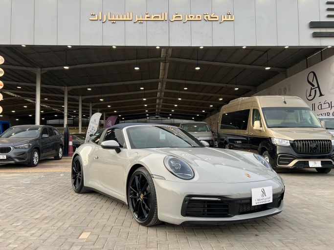 مستعملة Porsche 911 4 ثامناً (992), 3.0 l, 2021 في في المملكة العربية السعودية, الرياض من Al Sughayyir Cars الصغير للسيارات، اللون رمادي.  | AUTO.AE | إعلان #254170