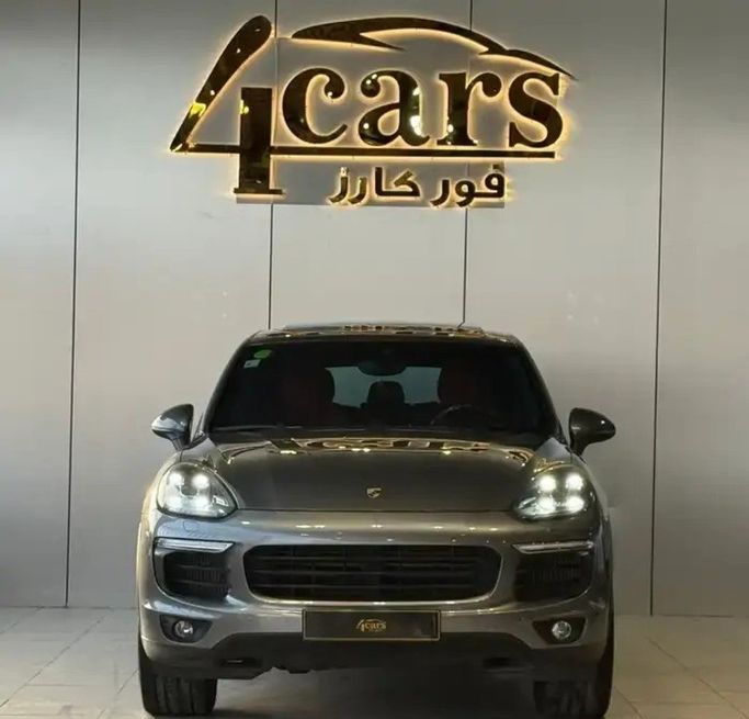 Подержанный Porsche Cayenne S II Рестайлинг (958), 3.6 л, 2016 в Саудовская Аравия, Эр-Рияд от 4Cars فور كارز Серебристый цвет. GCC | AUTO.AE | Объявление #267388