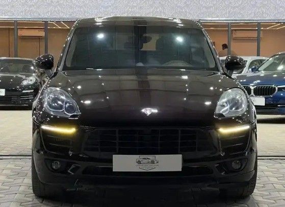 Used Porsche Macan S I (95B), 3.0 l, 2016 in Saudi Arabia, Riyadh by First Top One Cars معرض فيرست توب ون للسيارات, Maroon color.  | AUTO.AE | Listing #261328