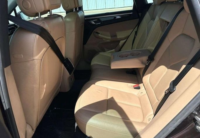 Подержанный Porsche Macan I Рестайлинг, 3.0 л, 2019 в Саудовская Аравия, Эр-Рияд от Al Shukh شركة معرض الشيوخ للسيارات Коричневый цвет.  | AUTO.AE | Объявление #296212 — фото 11 из 17