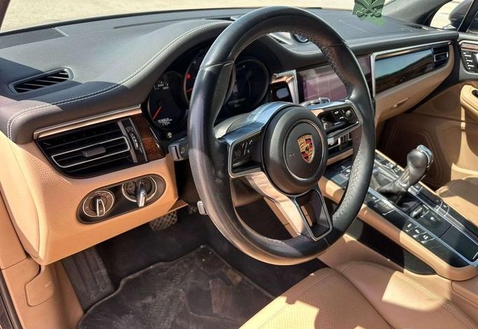 Подержанный Porsche Macan I Рестайлинг, 3.0 л, 2019 в Саудовская Аравия, Эр-Рияд от Al Shukh شركة معرض الشيوخ للسيارات Коричневый цвет.  | AUTO.AE | Объявление #296212 — фото 14 из 17