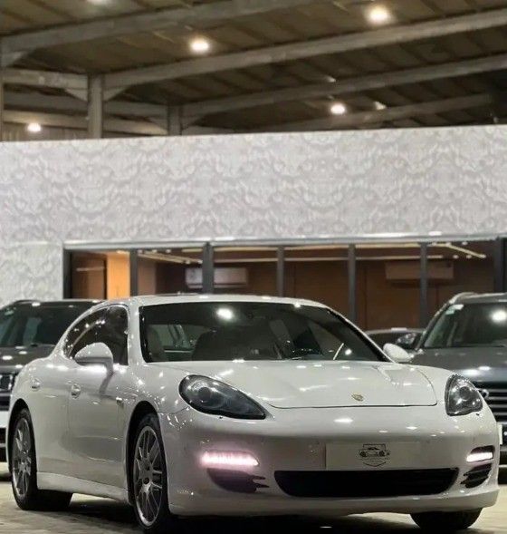 مستعملة Porsche Panamera S I, 4.8 l, 2010 في في المملكة العربية السعودية, الرياض من First Top One Cars معرض فيرست توب ون للسيارات، اللون أبيض.  | AUTO.AE | إعلان #261187