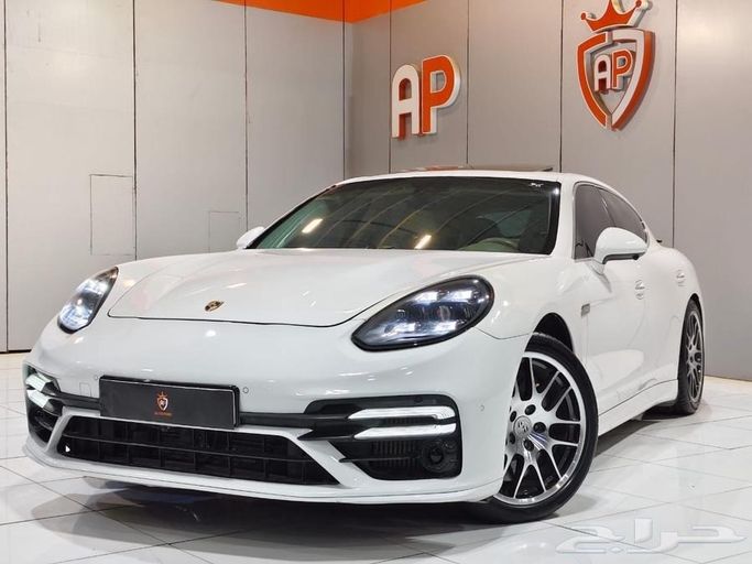 مستعملة Porsche Panamera S I, 4.8 l, 2010 في في المملكة العربية السعودية, الرياض من Auto Park اوتو بارك، اللون أبيض.  | AUTO.AE | إعلان #264296