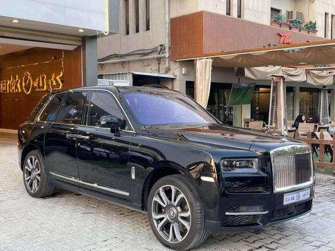 مستعملة Rolls-Royce Cullinan I, 6.7 l, 2023 في في المملكة العربية السعودية, الرياض من Car Lik معرض كار لك للسيارات، اللون أسود.  | AUTO.AE | إعلان #257073