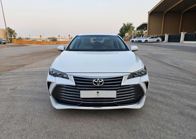 مستعملة Toyota Avalon V, 3.5 l, 2022 في في المملكة العربية السعودية, الرياض من Nasser Bin Ateq Cars معرض ناصر بن عاتق للسيارات، اللون أبيض. مواصفات الخليج | AUTO.AE | إعلان #252124