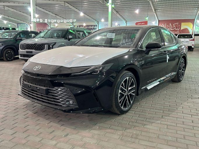 New Toyota Camry VIII (XV70) Facelift, 2.5 l, 2026 in Saudi Arabia, Riyadh by Al Saadi معرض عبيد السعدي, Black color.  | AUTO.AE
