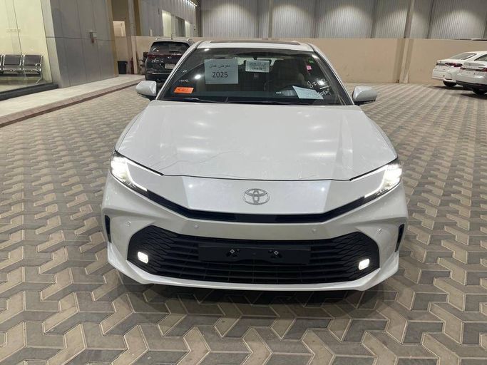 Новый Toyota Camry IX (XV80), 2.5 л, 2025 в Саудовская Аравия, Эр-Рияд от Oman Laawal Cars معرض عُمان لأول للسيارات Белый цвет. GCC | AUTO.AE | Объявление #248299