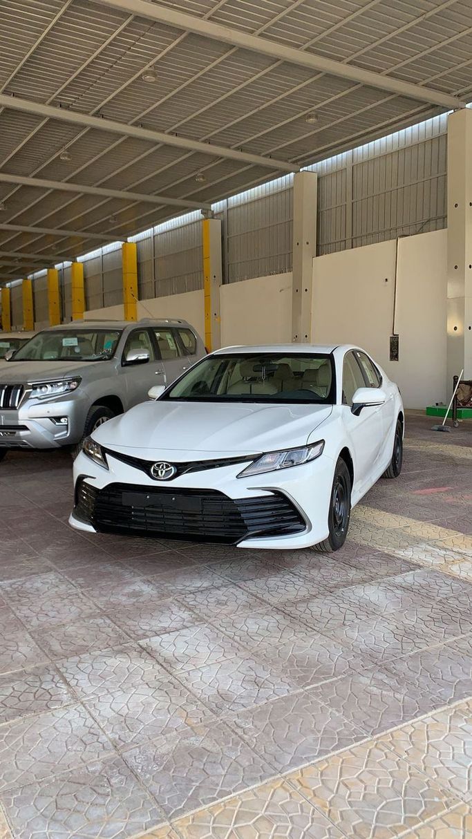Новый Toyota Camry VIII (XV70) Рестайлинг, 2.5 л, 2024 в Саудовская Аравия, Эр-Рияд от Al Astool Al Khaleeji شركة الأسطول الخليجي للسيارات Белый цвет.  | AUTO.AE | Объявление #249100