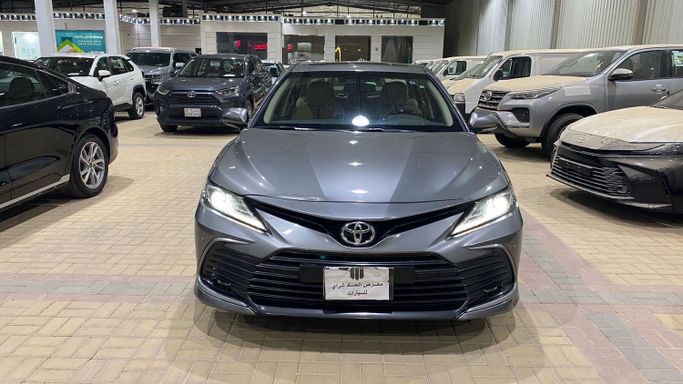 مستعملة Toyota Camry عملية فيس ليفت VIII (XV70), 2.5 l, 2024 في في المملكة العربية السعودية, الرياض من Atehad AlRaiy معرض اتحاد الراي للسيارات، اللون رمادي.  | AUTO.AE | إعلان #250660