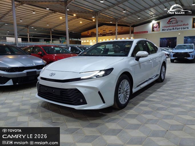 Новый Toyota Camry VIII (XV70) Рестайлинг, 2.5 л, 2026 в Саудовская Аравия, Эр-Рияд от Mr Siarh شركة مستر سيارة للسيارات Белый цвет.  | AUTO.AE | Объявление #251800