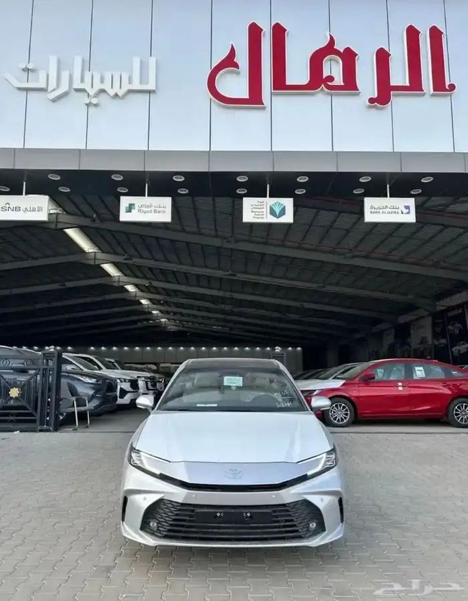 جديدة Toyota Camry التاسع (XV80), 2.5 l, 2026 في في المملكة العربية السعودية, الرياض من Al Rimal شركة الرمال للسيارات، اللون فضي.  | AUTO.AE | إعلان #256031