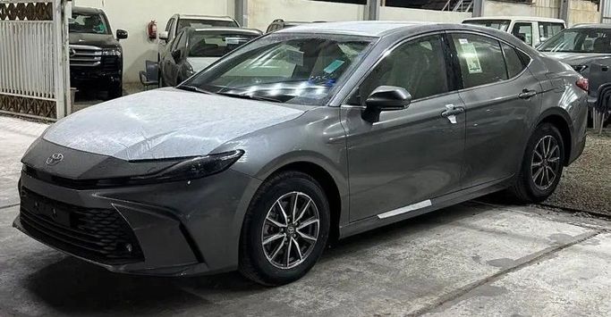 Новый Toyota Camry IX (XV80), 2.5 л, 2025 в Саудовская Аравия, Эр-Рияд от Al Imtiaz Cars شركة الامتياز للسيارات Серый цвет. GCC | AUTO.AE | Объявление #258009
