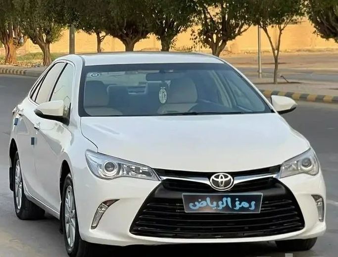 Подержанный Toyota Camry VII (XV50) Рестайлинг, 2.5 л, 2016 в Саудовская Аравия, Эр-Рияд от Ramz Al Riyadh شركة رمز الرياض Белый цвет. GCC | AUTO.AE | Объявление #258193