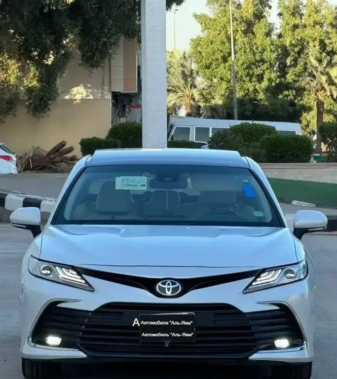 Подержанный Toyota Camry VIII (XV70) Рестайлинг, 3.5 л, 2022 в Саудовская Аравия, Эр-Рияд от Al Yami Cars  معرض اليامي للسيارات Белый цвет. GCC | AUTO.AE | Объявление #259950