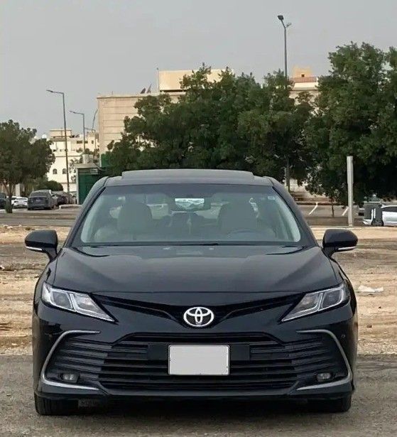 Подержанный Toyota Camry IX (XV80), 2.5 л, 2024 в Саудовская Аравия, Эр-Рияд от Bayraq Al Ibda’a Cars معرض بيرق الابداع Черный цвет.  | AUTO.AE | Объявление #261497