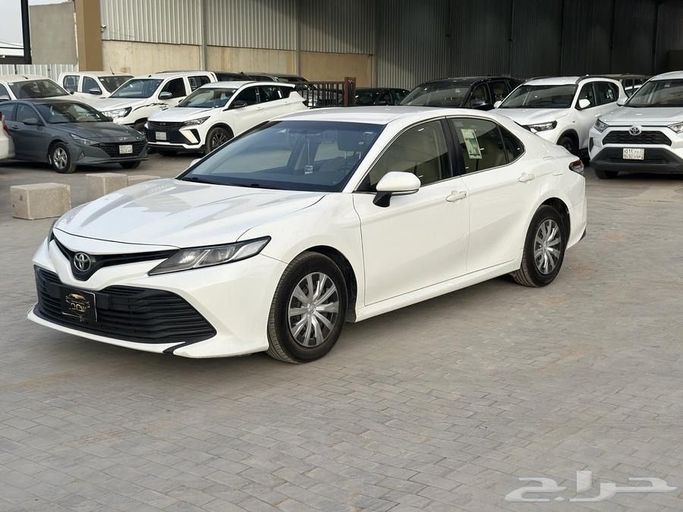 Подержанный Toyota Camry VIII (XV70), 2.5 л, 2019 в Саудовская Аравия, Эр-Рияд от Saad Car  معرض سعد للسيارات Белый цвет.  | AUTO.AE | Объявление #261831