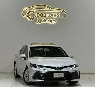 Подержанный Toyota Camry VIII (XV70) Рестайлинг, 2.5 л, 2023 в Саудовская Аравия, Эр-Рияд от Joud Cars معرض جود كارز للسيارات Белый цвет. GCC | AUTO.AE | Объявление #261968