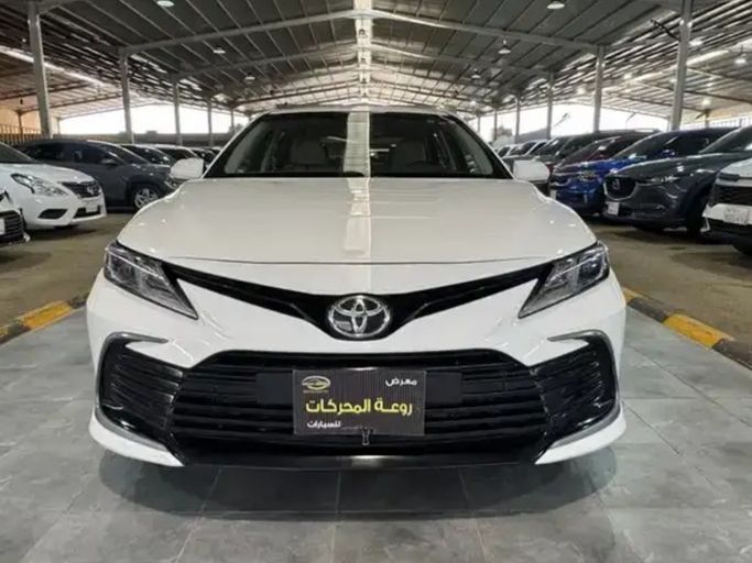 Подержанный Toyota Camry VIII (XV70) Рестайлинг, 2.5 л, 2023 в Саудовская Аравия, Эр-Рияд от Rawat Motors شركة معرض روعة المحركات للسيارات Белый цвет.  | AUTO.AE | Объявление #263942