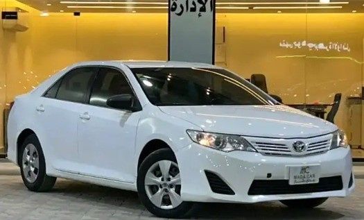 Подержанный Toyota Camry VII (XV50) Рестайлинг, 2.5 л, 2015 в Саудовская Аравия, Эр-Рияд от Mada Cars مدى للسيارات Белый цвет. GCC | AUTO.AE | Объявление #265323