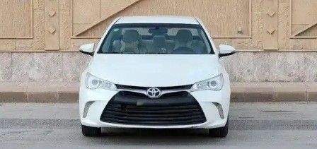 Подержанный Toyota Camry VII (XV50) Рестайлинг, 2.5 л, 2016 в Саудовская Аравия, Эр-Рияд от Al Qaiser Showroom معرض القيصر للسيارات Белый цвет.  | AUTO.AE | Объявление #266804