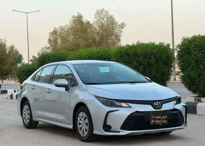 مستعملة Toyota Corolla XII (E210), 1.6 l, 2021 في في المملكة العربية السعودية, الرياض من Al Yami Cars  معرض اليامي للسيارات، اللون فضي. مواصفات الخليج | AUTO.AE | إعلان #260262